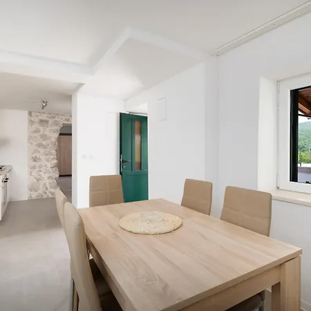 House With Heated Pool Villa Neoric